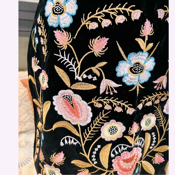 Lucy Paris RARE Floral Embroidered Velour Boho Mini Skirt - Picture 3 of 6